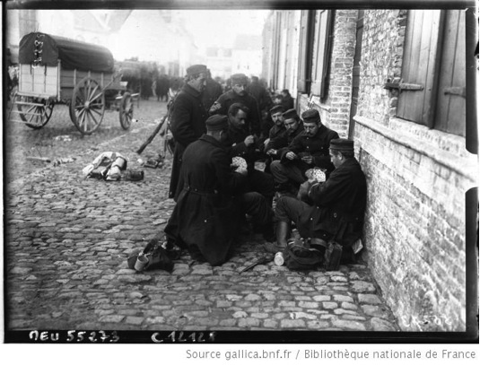 soldaten met kaarten